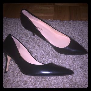 Ivanka Trump black leather pumps 9M